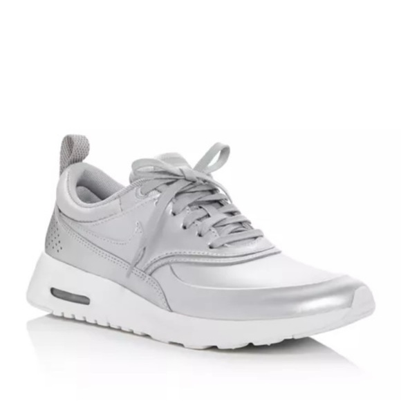 Women's Nike Air Max Thea Metallic Silver Chrome Sneaker Size 7 - Picture 1 of 16